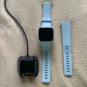 FITBIT VERSA (Grey)